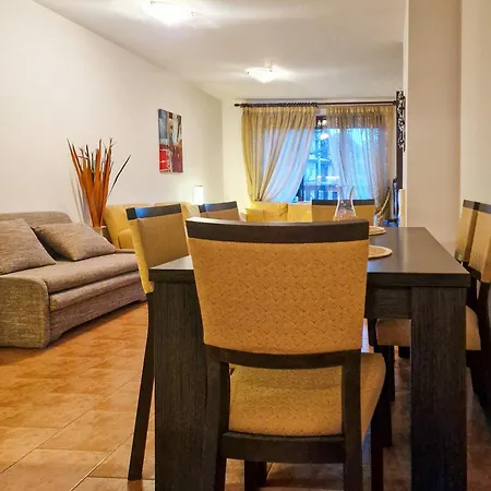 Cozy 2-bedroom With Parking In Old By Flat Mаnager Apartament *