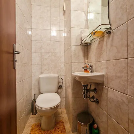 Cozy 2-bedroom With Parking In Old By Flat Mаnager Apartament *