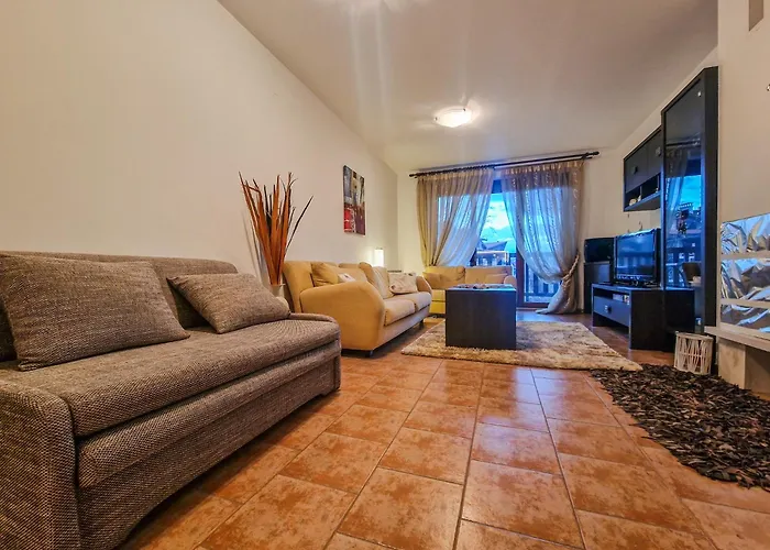 Cozy 2-bedroom With Parking In Old By Flat Mаnager *