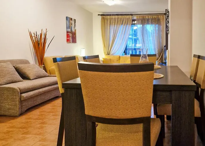 Cozy 2-bedroom With Parking In Old By Flat Mаnager Apartment *